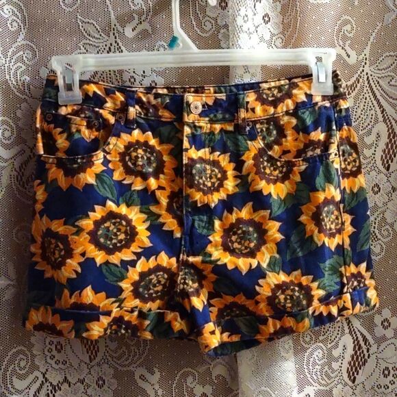 New Forever 21 Women's Size S Blue Yellow Sunflower print‎ cuffed shorts zip - Picture 1 of 9